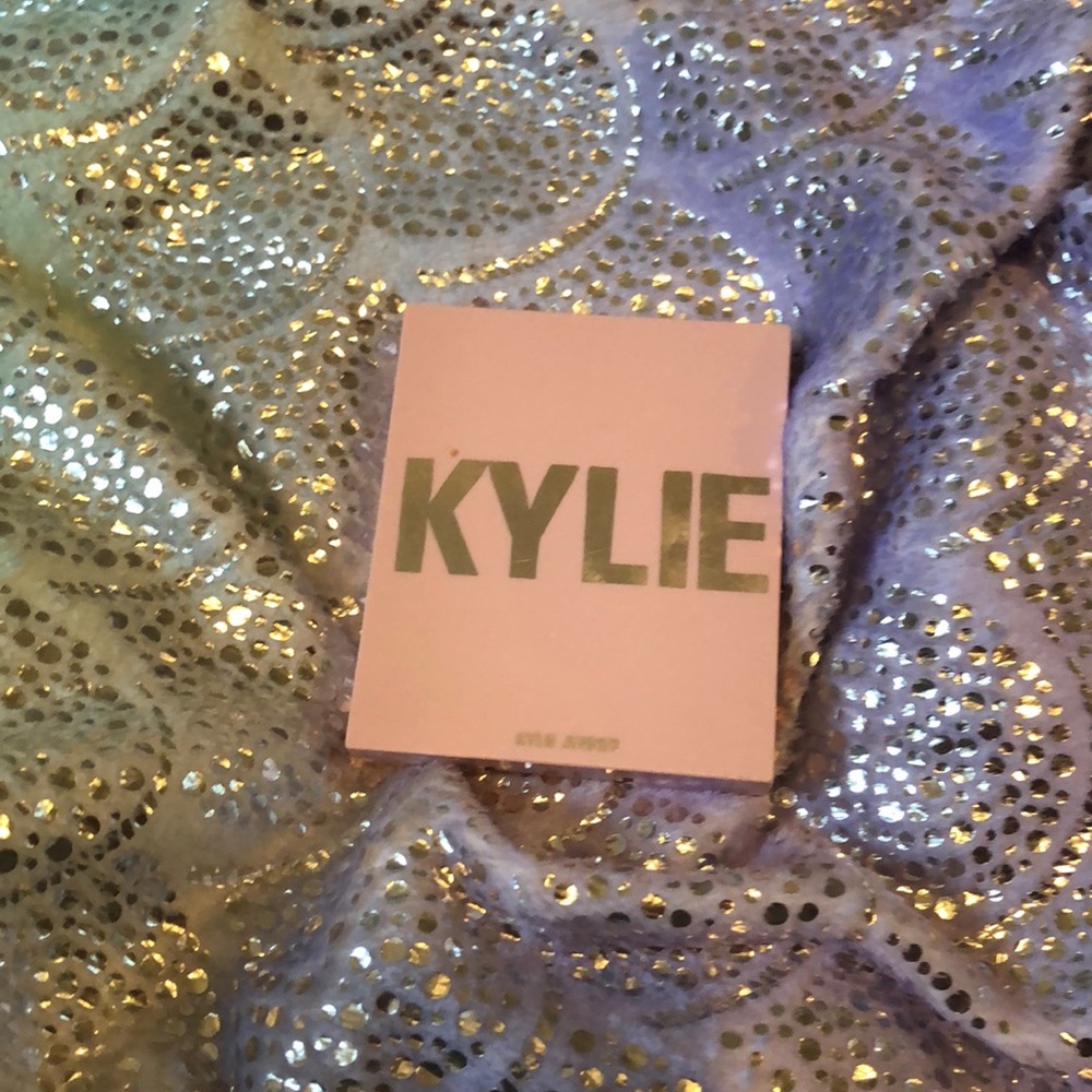 Kylie cosmetics bronzer